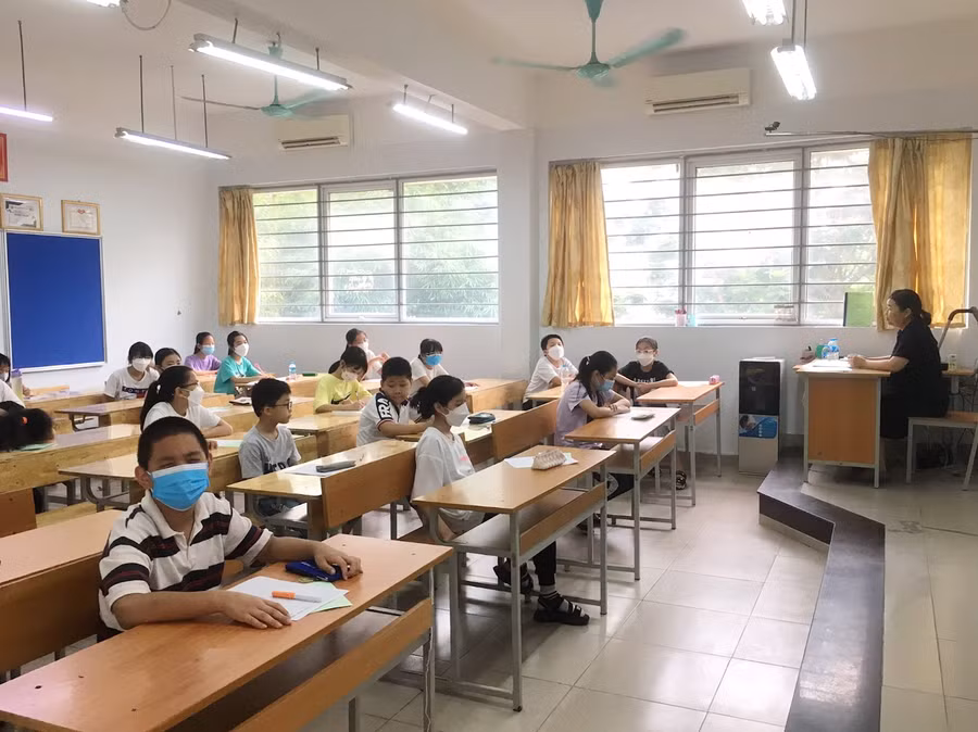 Học sinh dự thi vào lớp 6 trường chất lượng cao tại Hà Nội.