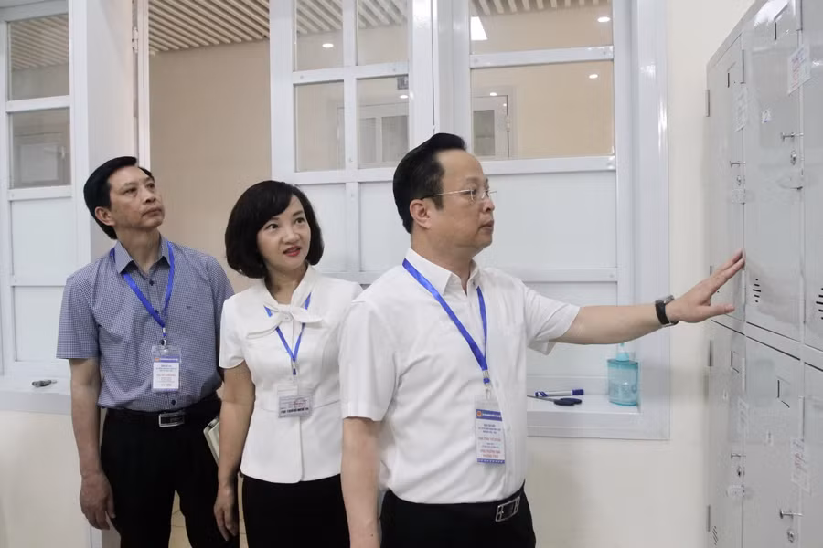 Lãnh đạo Sở GD&ĐT Hà Nội kiểm tra công tác chuẩn bị cho kỳ thi vào lớp 10.