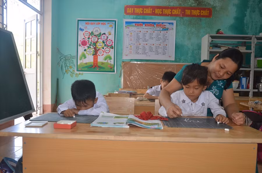Đại lý bán sách, thiết bị nhỏ lẻ chuyển hình thức kinh doanh theo xu thế