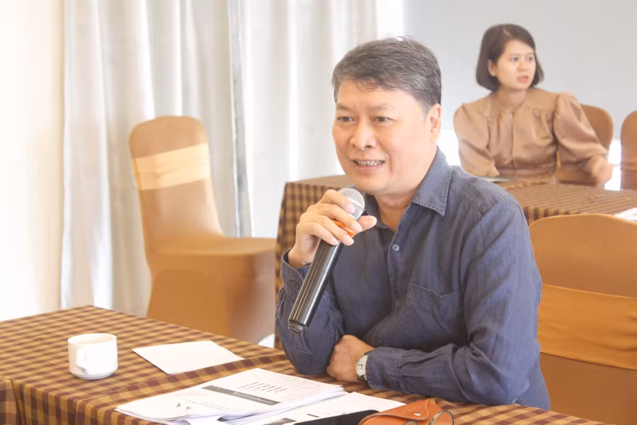 Đại biểu tham luận tại Hội thảo.