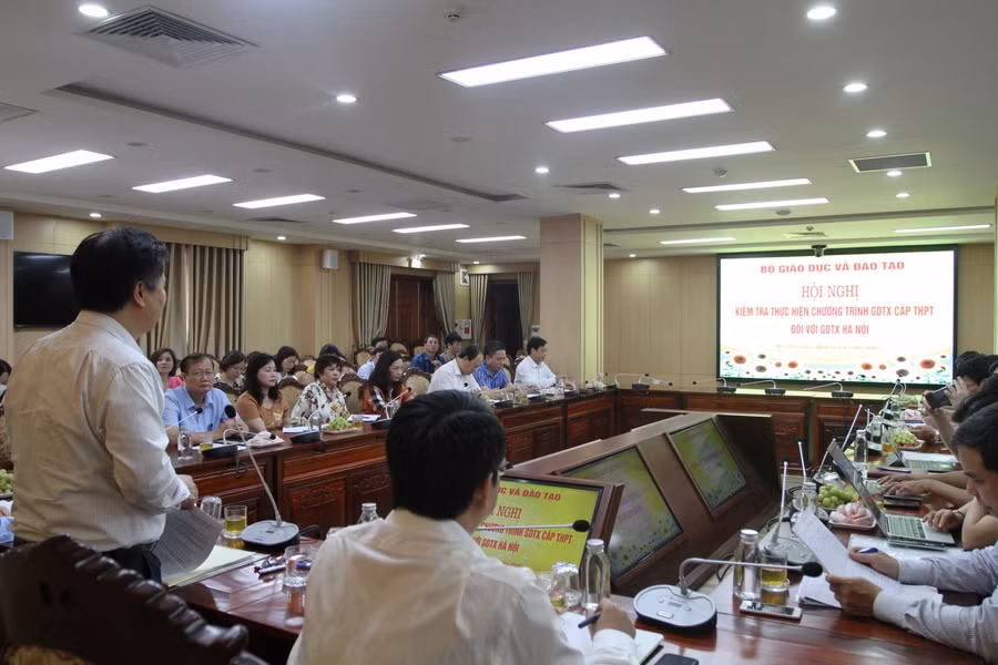 Thứ trưởng Nguyễn Hữu Độ làm việc với Sở GD&amp;ĐT Hà Nội cùng với đại diện lãnh đạo các Trung tâm GDNN-GDTX trên địa bàn thành phố
