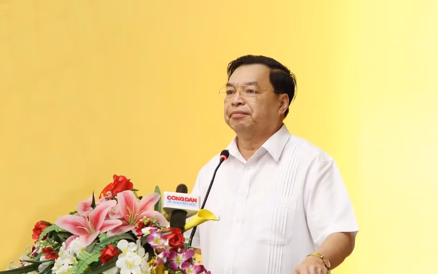 Ông Lê Mạnh Hùng - Phó Chủ tịch kiêm Tổng Thư ký Trung ương Hội Khuyến học Việt Nam phát biểu tại hội nghị. Ông Lê Mạnh Hùng - Phó Chủ tịch kiêm Tổng Thư ký Trung ương Hội Khuyến học Việt Nam phát biểu tại hội nghị.