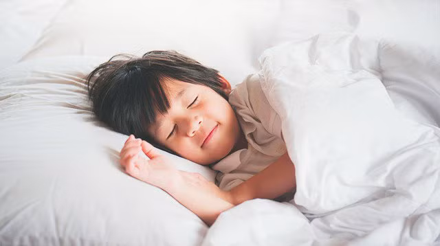 Thời gian ngủ ban ngày của một đứa trẻ phản ánh sự trưởng thành của các dây thần kinh của trẻ (Ảnh minh họa)