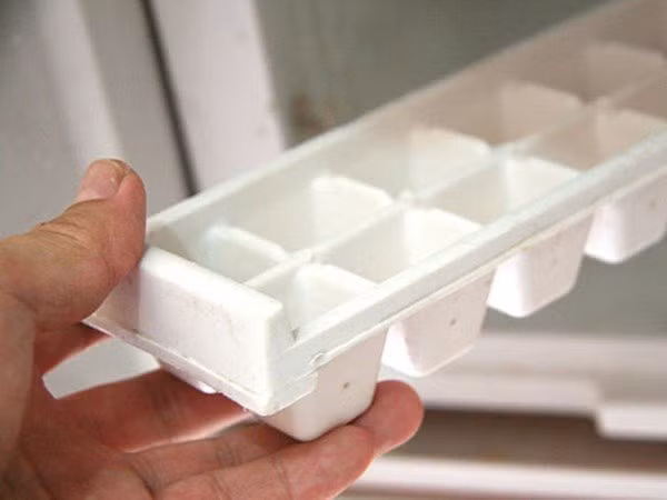 Mẹo làm đá đông tức thì, tiết kiệm cả triệu tiền điện mỗi năm ảnh 1