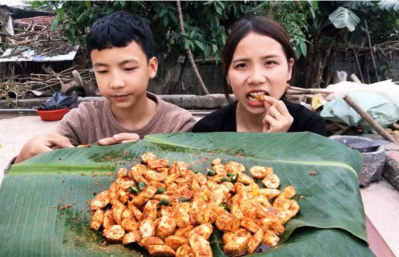 Ngọc Lan trở lại sau 1 năm im lặng với các video nấu nướng và ăn uống.