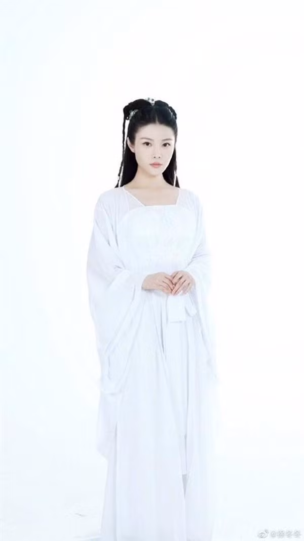 Từ Đông Đông vào vai Tiểu Long Nữ của webdrama Thần điêu đại hiệp.