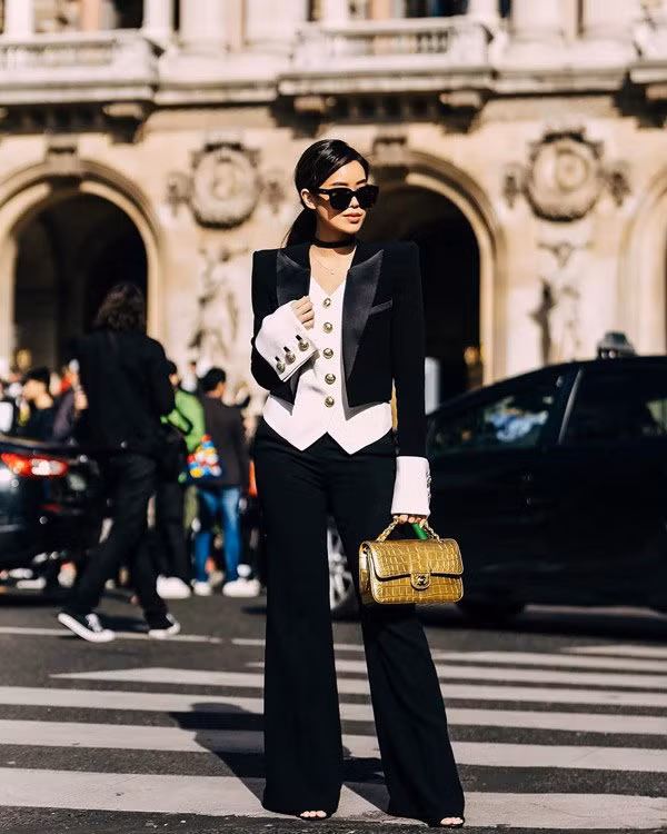 Rich kid Tiên Nguyễn khoe nhẹ tủ đồ... trăm tỷ ảnh 5