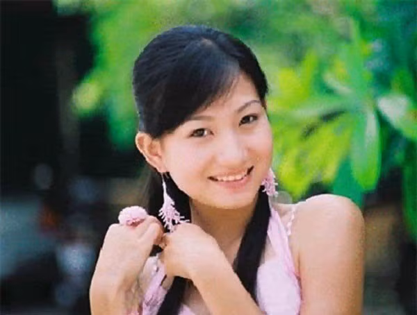 Tuy có tính cách vô cùng đanh đá nhưng Bích (do Thanh Huyền thủ vai) vẫn nhận được sự yêu thích của nhiều khán giả trẻ Việt ngày đó. Ngay từ thời điểm tham gia Nhật ký Vàng Anh, cô nàng đã gây ấn tượng bởi khuôn mặt xinh đẹp, sắc sảo.