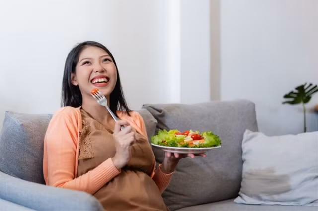 Phụ nữ mang thai ăn nhiều cà chua, có thể làm cho làn da của con bạn trắng hơn. (Ảnh minh họa)