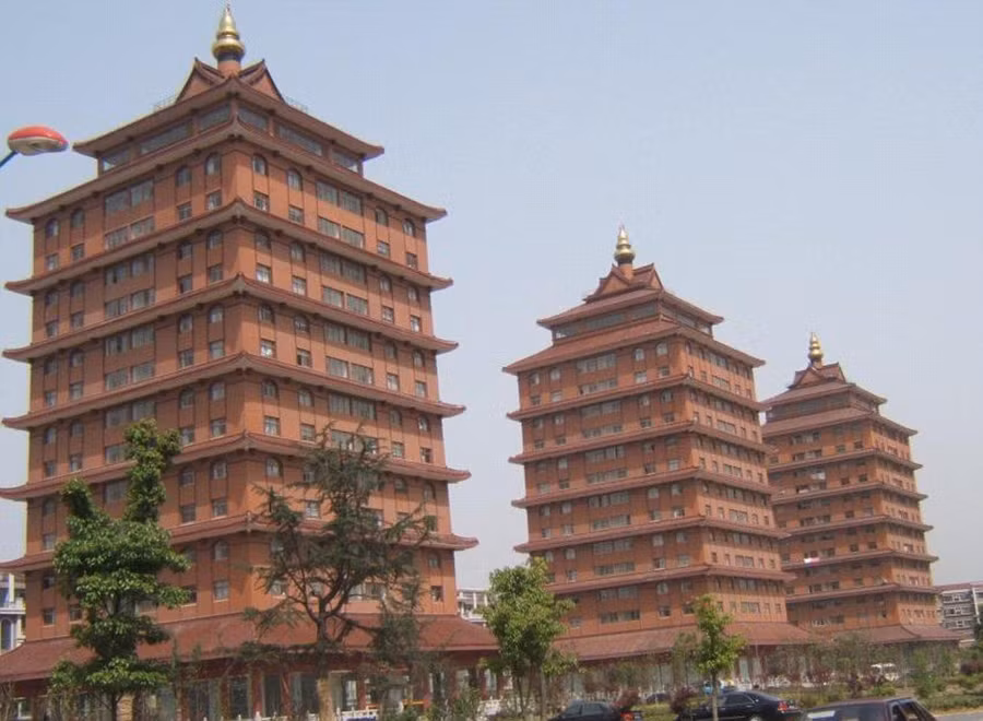 Khám phá bên trong thị trấn giàu nhất Trung Quốc ảnh 4