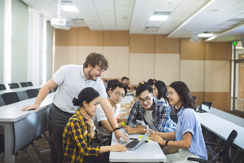 Trải nghiệm một ngày ở đại học tinh hoa VinUni - Ảnh 9. Trải nghiệm một ngày ở đại học tinh hoa VinUni - Ảnh 9.
