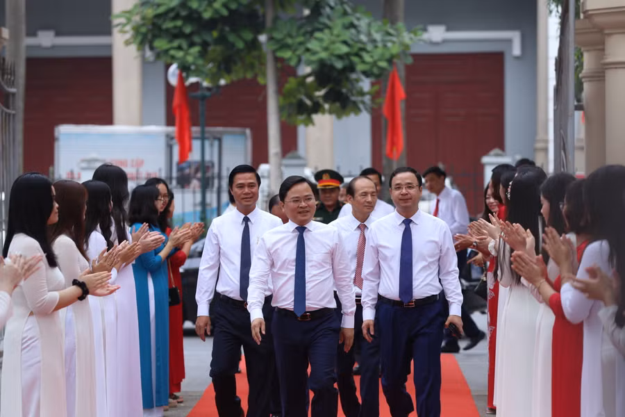 Bí thư Tỉnh ủy Bắc Ninh - Nguyễn Anh Tuấn về dự khai giảng năm học mới 2023 -2024 tại Trường THPT Lý Thái Tổ (TP Từ Sơn).