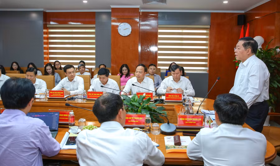 Bí thư Trung ương Đảng, Trưởng ban Tuyên giáo Trung ương - Nguyễn Trọng Nghĩa phát biểu kết luận buổi làm việc.