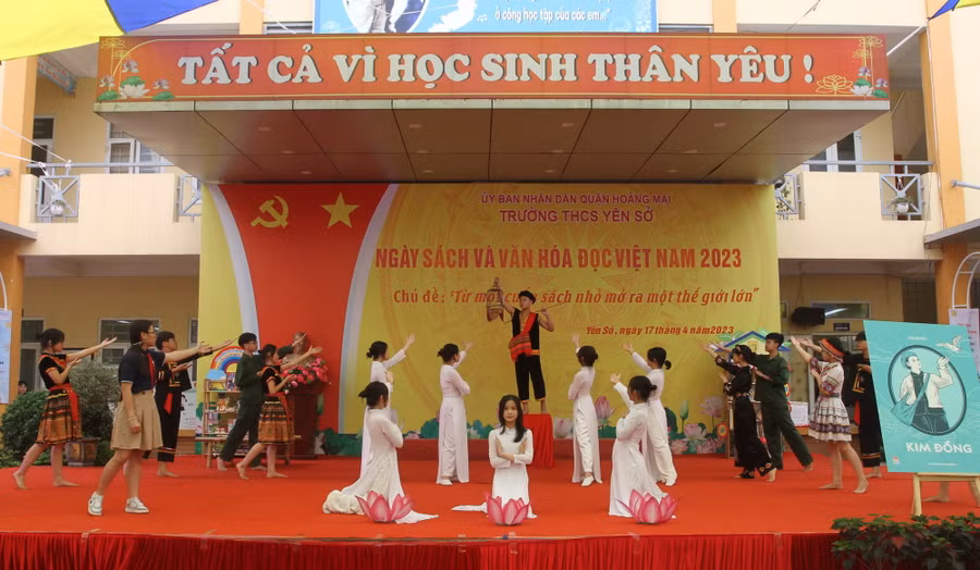 Học sinh Trường THCS Yên Sở sân khấu hóa tác phẩm văn học "Kim Đồng".