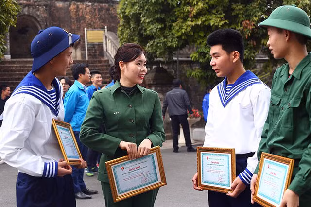/Uploaded/cuong/2018_03_05/nhapngu61519802035801378890665_CURD.jpg
