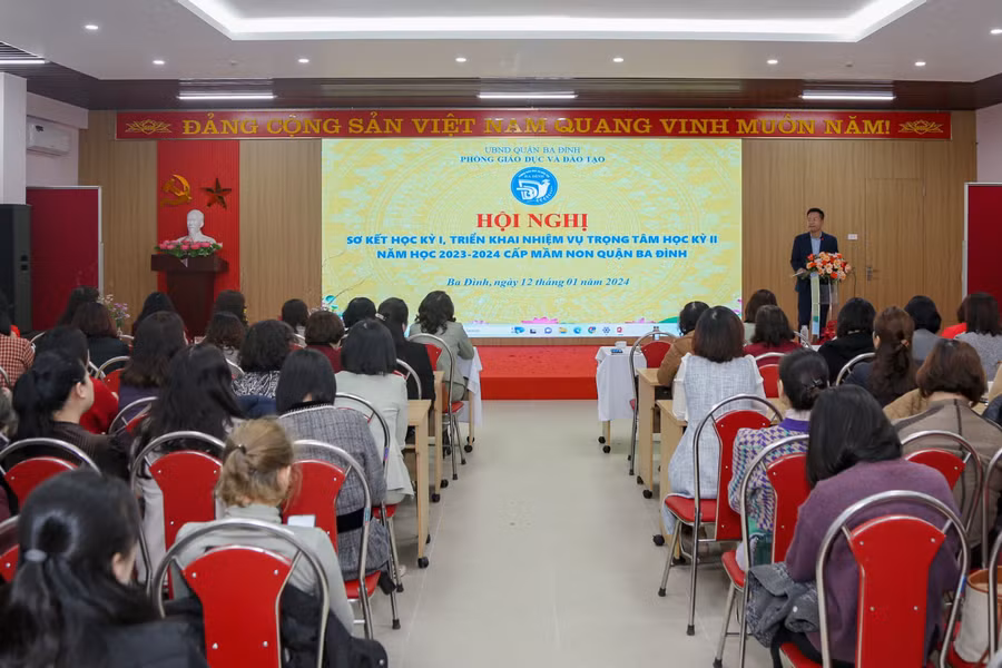 Quang cảnh Hội nghị sơ kết học kỳ cấp Mầm non quận Ba Đình.
