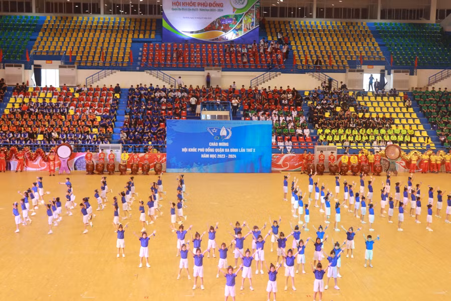 Tiết mục do học sinh quận Ba Đình biểu diễn tại Hội khỏe. Tiết mục do học sinh quận Ba Đình biểu diễn tại Hội khỏe.