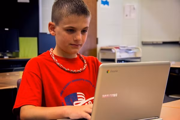 iPad lép vế Chromebook ở trường học 