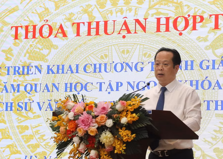 Giám đốc Sở GD&amp;ĐT Hà Nội Trần Thế Cương phát biểu.