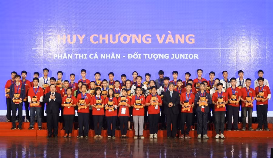 Bế mạc kì thi HOMC 2019: Mở mang kiến thức, kinh nghiệm học Toán bằng Tiếng Anh