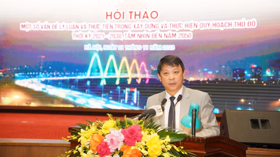 PGS TS Nguyễn Ngọc Hà, Phó Tổng Biên tập Tạp chí Cộng sản phát biểu tại hội thảo. PGS TS Nguyễn Ngọc Hà, Phó Tổng Biên tập Tạp chí Cộng sản phát biểu tại hội thảo.