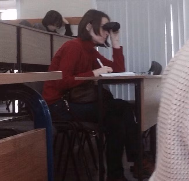 Kính cận không đủ phải thế này mới chất nhé.