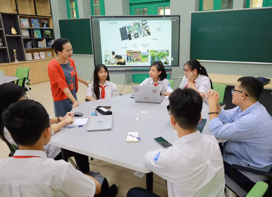 Học sinh Trường THCS Trưng Vương ôn luyện trước khi lên đường dự thi.