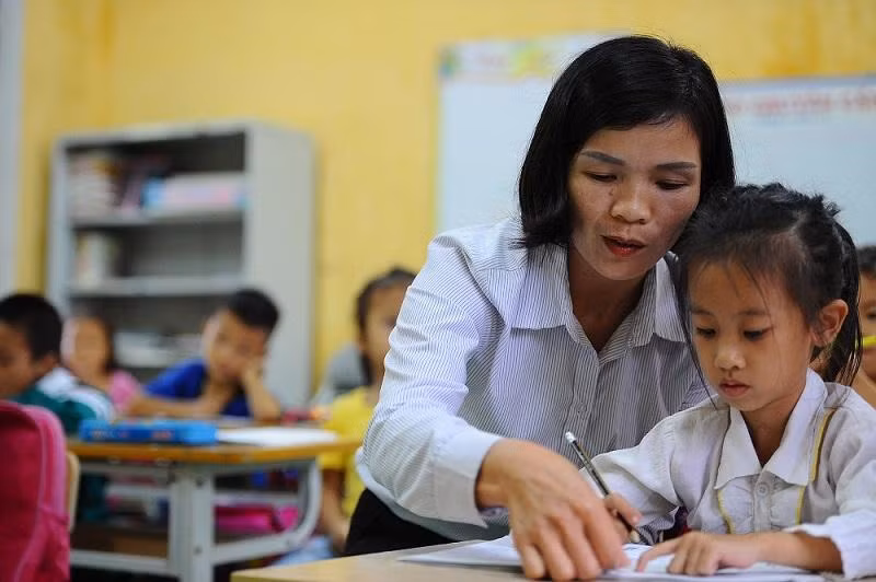 Theo chia sẻ của nhiều giáo viên, sách giáo khoa chương trình GDPT 2018 nhiều hình ảnh minh họa bài học đẹp, bắt mắt. Ảnh DT. Theo chia sẻ của nhiều giáo viên, sách giáo khoa chương trình GDPT 2018 nhiều hình ảnh minh họa bài học đẹp, bắt mắt. Ảnh DT.