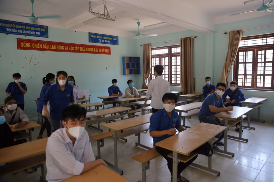 Nhà trường thực hiện giãn thu, xây dựng kế hoạch thu thành nhiều đợt tạo thuận lợi cho PHHS (Ảnh minh họa).