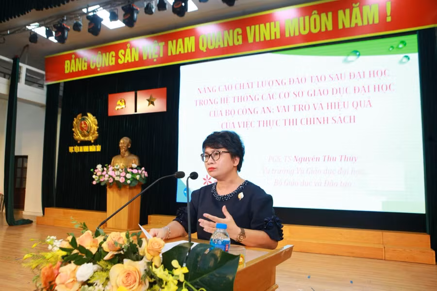 Bà Nguyễn Thu Thủy - Vụ trưởng Vụ Giáo dục Đại học (Bộ GD&ĐT) - chia sẻ tại hội thảo. Bà Nguyễn Thu Thủy - Vụ trưởng Vụ Giáo dục Đại học (Bộ GD&ĐT) - chia sẻ tại hội thảo.
