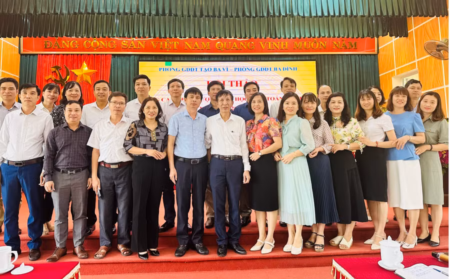 Giáo viên dự bồi dưỡng nâng cao chất lượng dạy học môn Toán.
