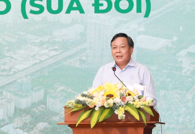 Phó Bí thư Thành ủy Hà Nội - Nguyễn Văn Phong phát biểu.