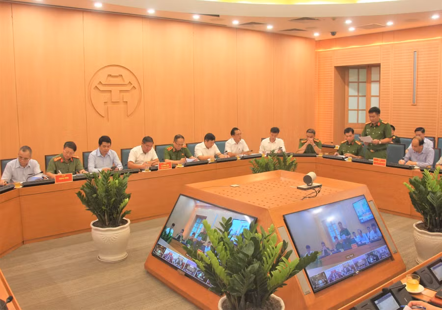 Quang cảnh buổi họp.