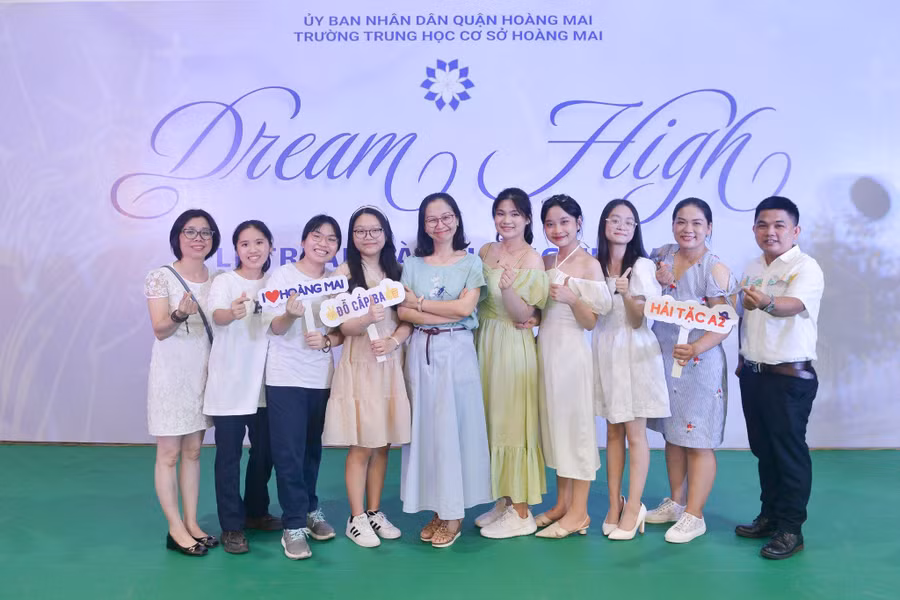 Trường THCS Hoàng Mai có điểm trung bình 43.09, tất cả 52 học sinh lớp 9 đều đỗ trường THPT công lập