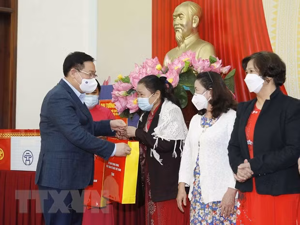 Chu tich Quoc hoi du Ngay hoi Dai doan ket toan dan toc tai Ha Noi hinh anh 1