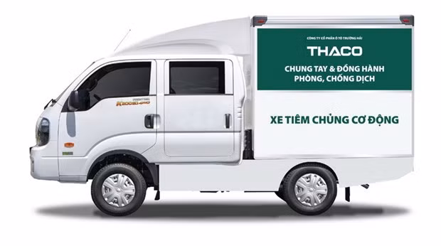 Thaco trao tang Ha Noi 300.000 bo kit test nhanh va 30 xe cuu thuong hinh anh 2