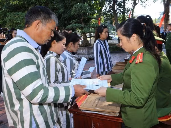 Chu tich nuoc chu tri lam viec ve Quyet dinh dac xa nam 2021 hinh anh 2