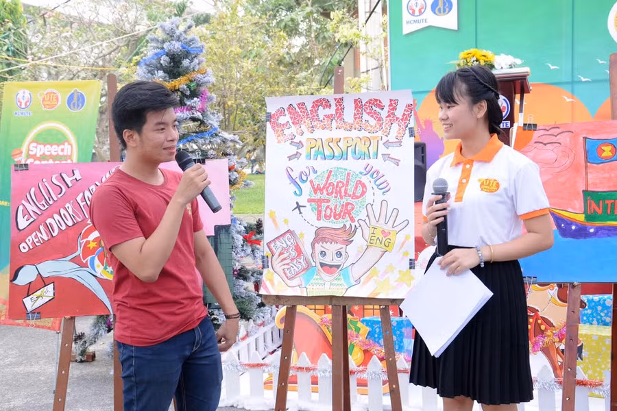 Hơn 1.500 HS, SV tham gia ngày hội tiếng Anh 2015