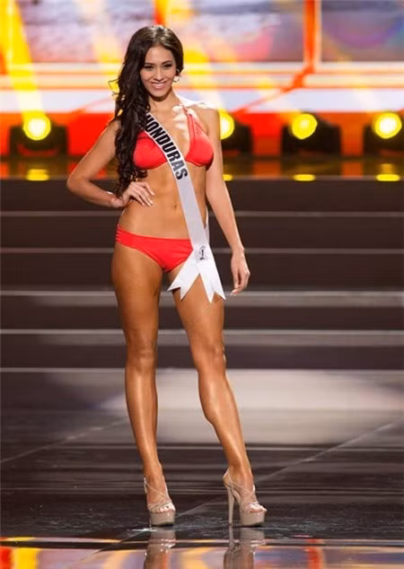 Khi đại diện quốc gia dự thi Miss Universe 2013, Miss Honduras – Diana Mendoza không thể ngờ được có ngày mình sẽ gánh scandal ê chề vì nghi vấn bị cưỡng hiếp tập thể. Khi đại diện quốc gia dự thi Miss Universe 2013, Miss Honduras – Diana Mendoza không thể ngờ được có ngày mình sẽ gánh scandal ê chề vì nghi vấn bị cưỡng hiếp tập thể.