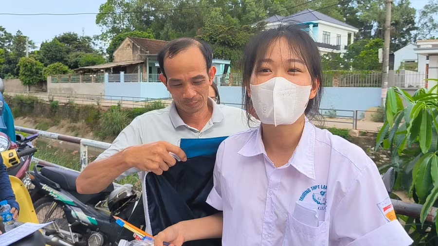 Nguyễn Khánh Vân chia sẻ về đề thi ngoại ngữ. Nguyễn Khánh Vân chia sẻ về đề thi ngoại ngữ.