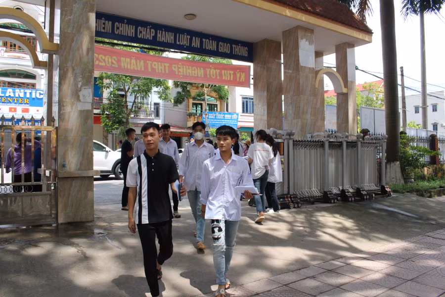 Thí sinh tại điểm thi trường THPT Việt Yên số 1.