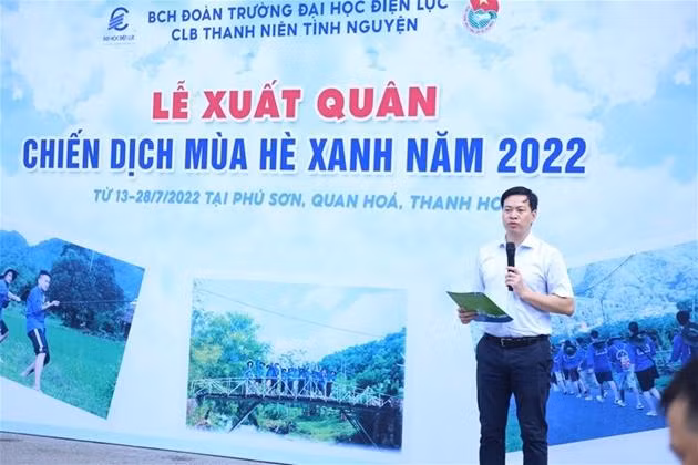 TS. Nguyễn Ngọc Trung - Đảng ủy viên phụ trách thanh niên trường Đại học Điện lực phát biểu (ảnh: ĐHĐL).