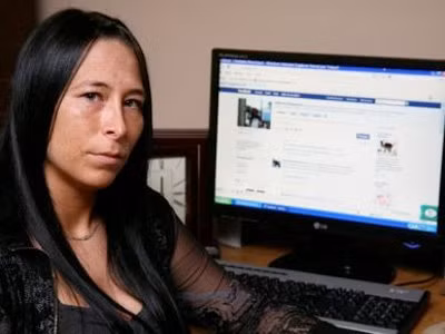 12 trường hợp bị đuổi việc vì Facebook