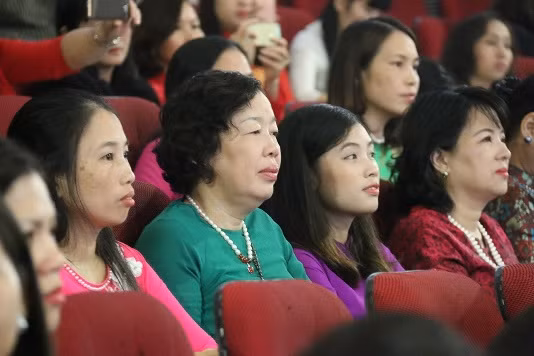 /Uploaded/cuong/2017_12_25/tuyenduong100nhagiaohanoitamhuyetsangtao2_VYXH.JPG.jpg