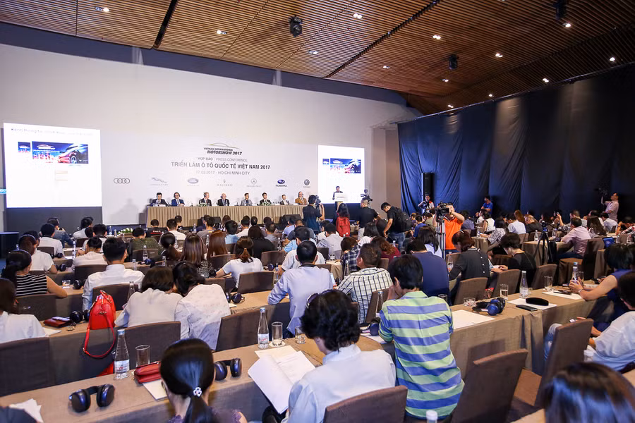 Quang cảnh buổi họp báo