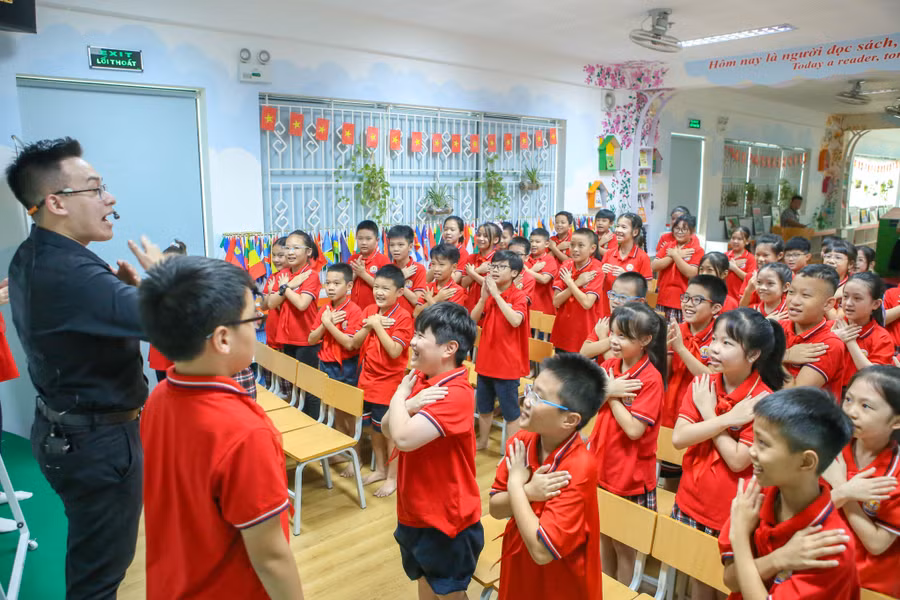 Lớp học sôi nổi sau những câu chuyện ngụ ngôn.
