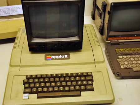 Apple, iPod, iMac, MacBook Apple, iPod, iMac, MacBook