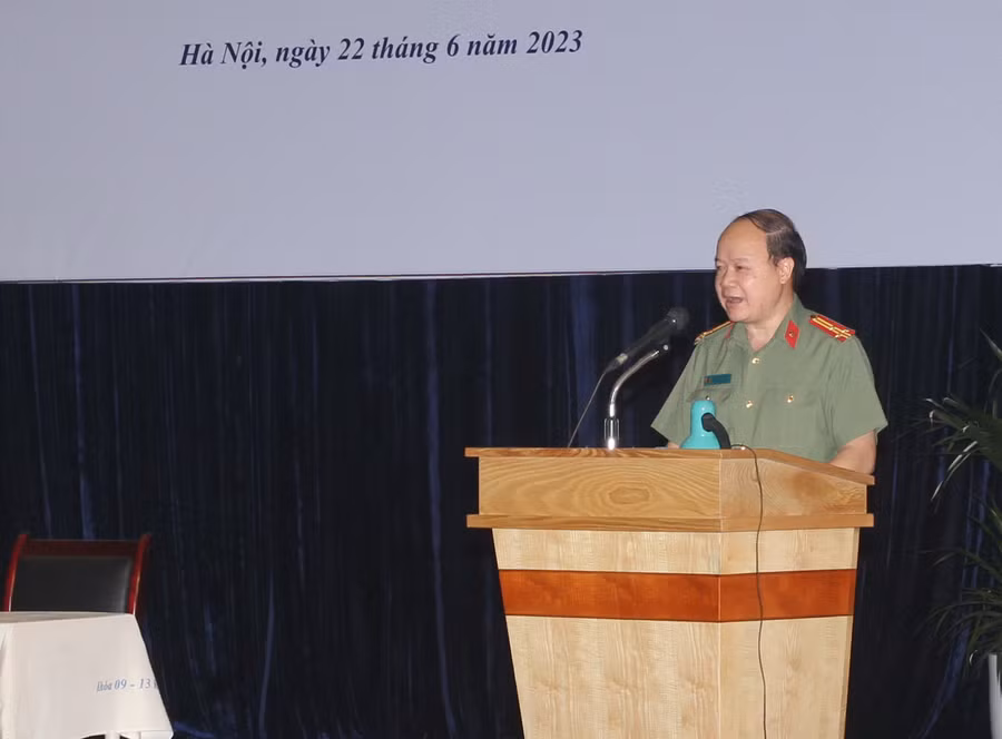 Thượng tá Ngô Xuân Hải, Phó trưởng Phòng An ninh chính trị nội bộ, Công an thành phố Hà Nội trao đổi thông tin về công tác phòng, chống gian lận trong thi cử.