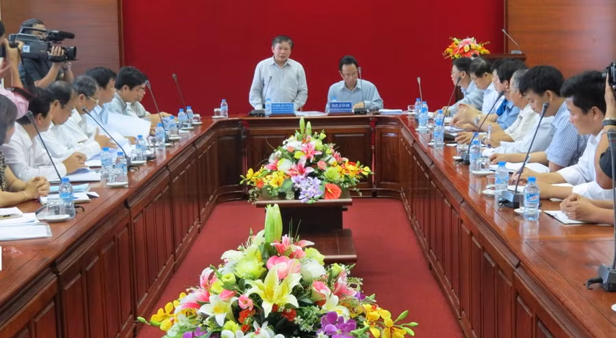 Thứ trưởng Bộ GD&ĐT Bùi Văn Ga phát biểu tại buổi làm việc