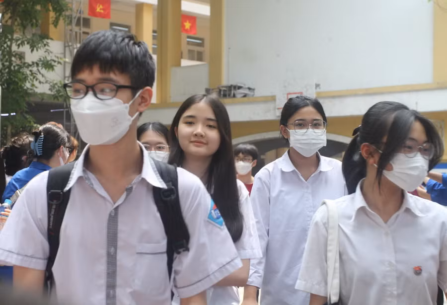 Thí sinh dự thi lớp 10 tại Hà Nội.